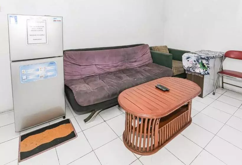 ホテル Spot On 93515 Pulo Gebang Guest House