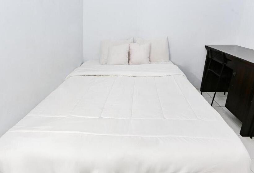 Hotel Spot On 93515 Pulo Gebang Guest House