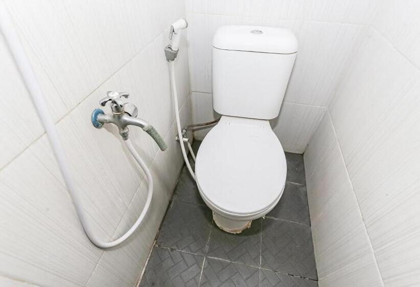 Hotel Spot On 93515 Pulo Gebang Guest House