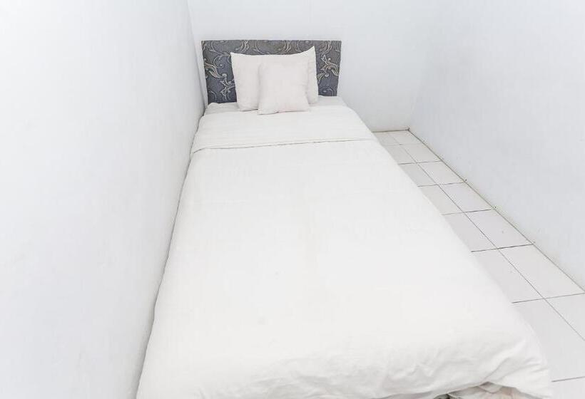 Hotel Spot On 93515 Pulo Gebang Guest House