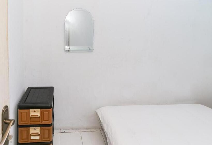 Hotel Spot On 93515 Pulo Gebang Guest House