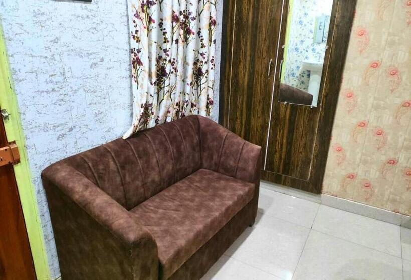 ホテル White Stone, Gonda