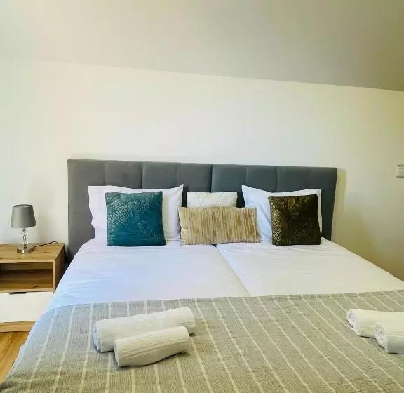 ペンション Cozy House