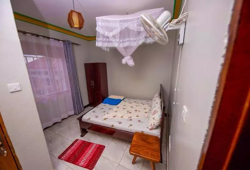 پانسیون De Guest Cave