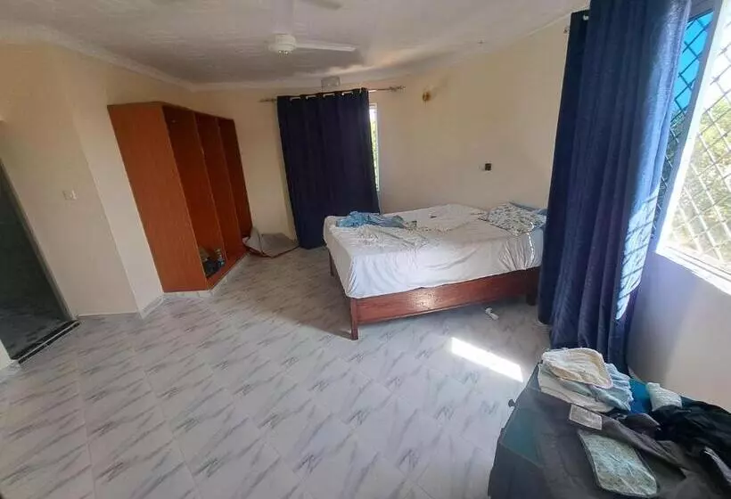 پانسیون Diamond Sands Villa