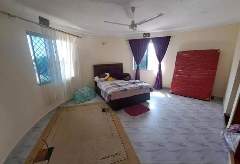 پانسیون Diamond Sands Villa
