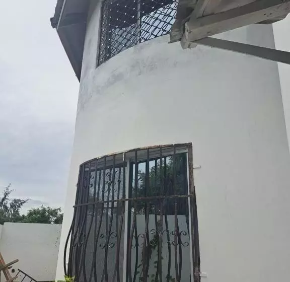 پانسیون Diamond Sands Villa