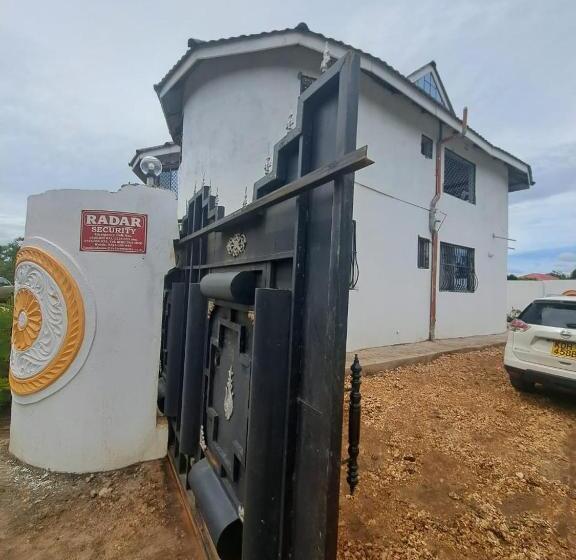 Пансион Diamond Sands Villa