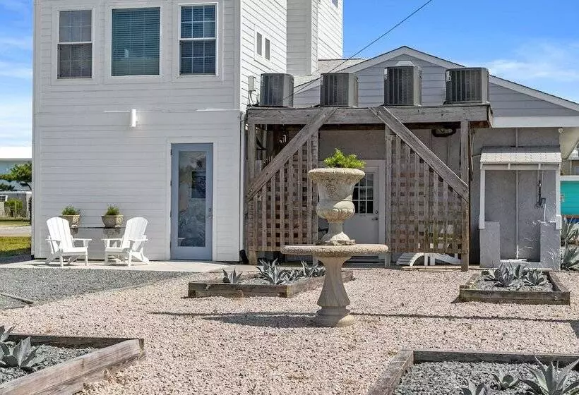 Majatalo Guest House Topsail