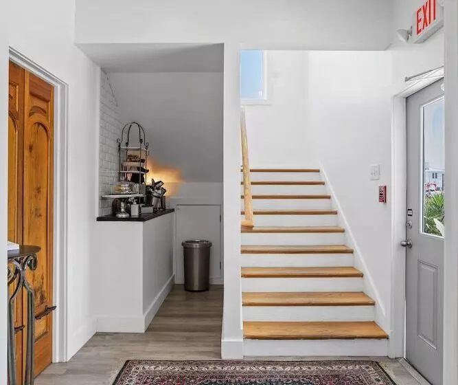 Majatalo Guest House Topsail