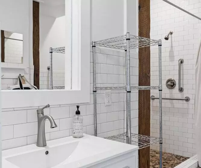 Majatalo Guest House Topsail