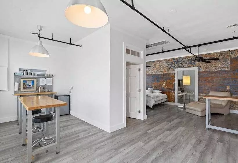 Majatalo Guest House Topsail