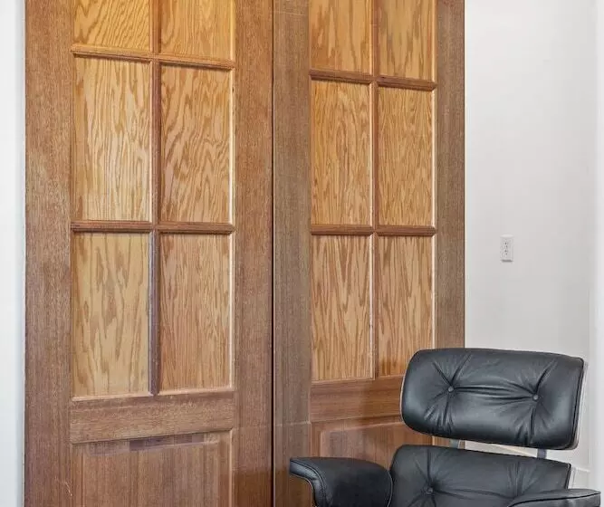 Majatalo Guest House Topsail