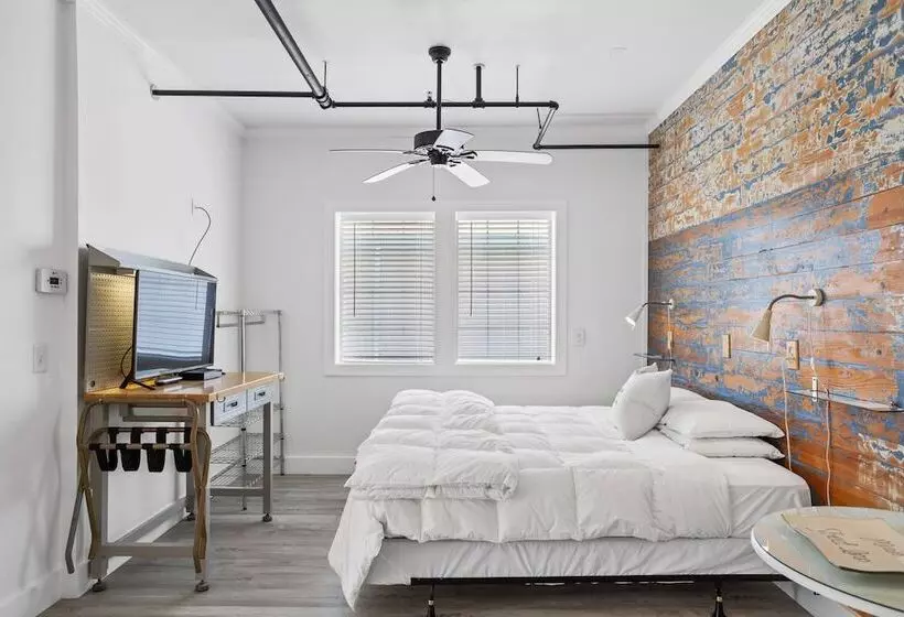 Majatalo Guest House Topsail