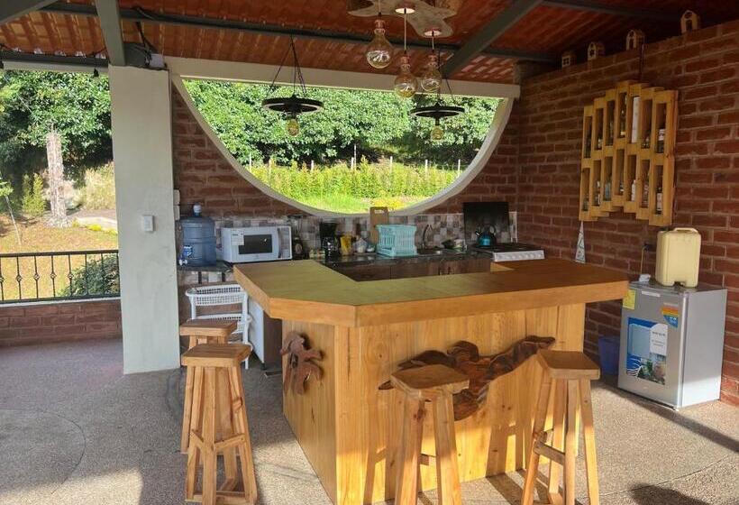 Pensionat Habitación Privada Con Terraza Panorámica, Cocina, Parqueadero