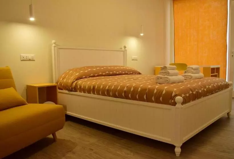 Majatalo Molo  93   Roomsandsea