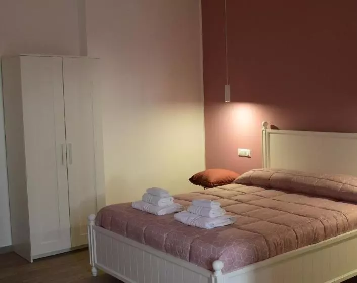 Majatalo Molo  93   Roomsandsea