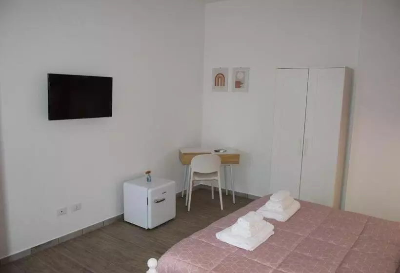 Majatalo Molo  93   Roomsandsea