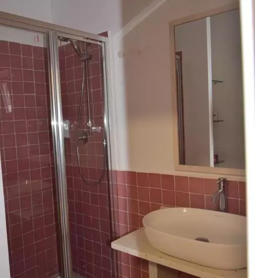 Majatalo Molo  93   Roomsandsea