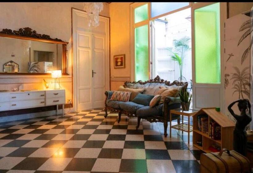 پانسیون Ohana