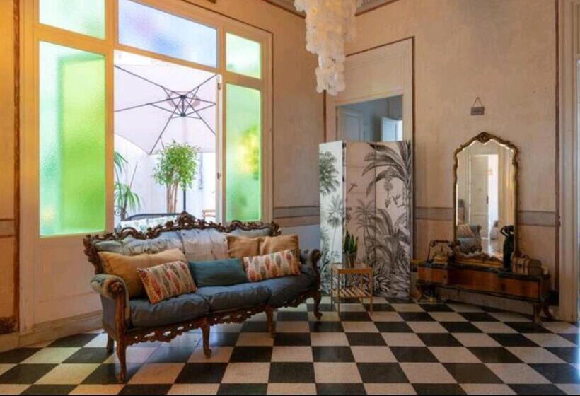 پانسیون Ohana