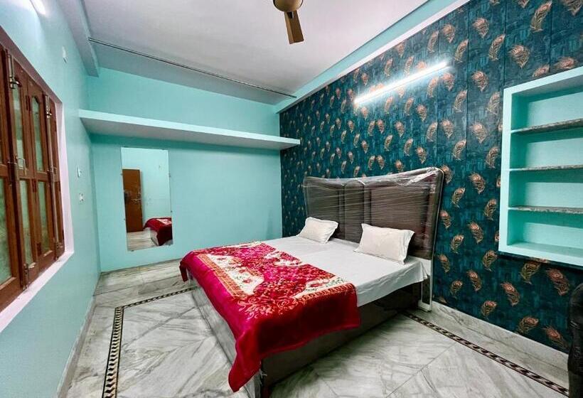 펜션 Trilok Residency Dashashwamedh Varanasi