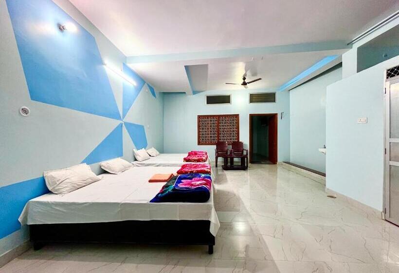 펜션 Trilok Residency Dashashwamedh Varanasi