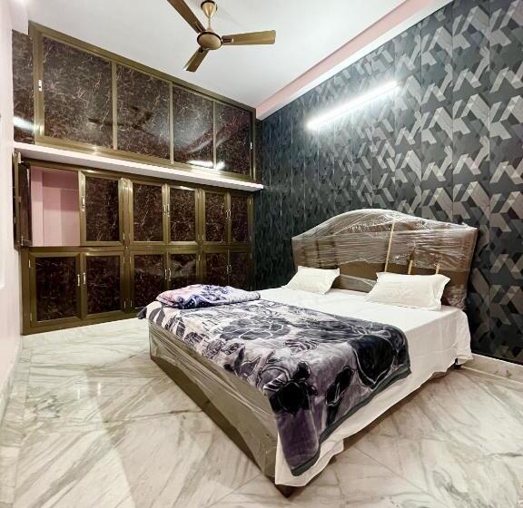 펜션 Trilok Residency Dashashwamedh Varanasi