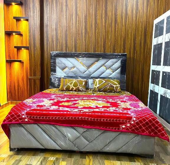 펜션 Trilok Residency Dashashwamedh Varanasi