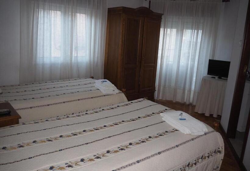 호스텔 Monte Carlo Restaurante E Alojamento Local