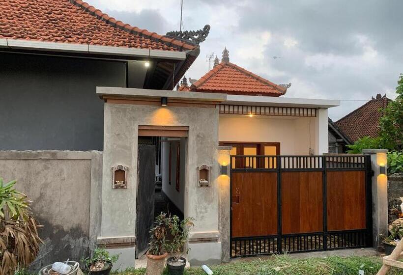 Bed and Breakfast Bucu Kaja House