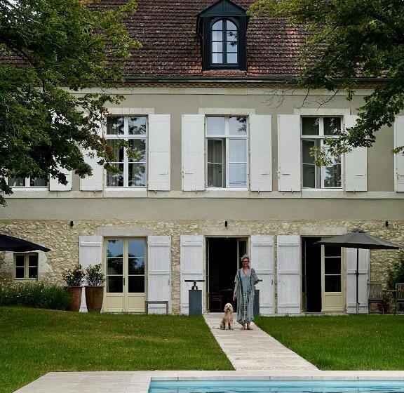 住宿加早餐  La Grande Maurague