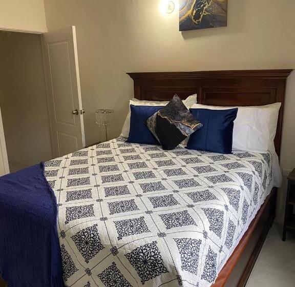 تختخواب و صبحانه Pru’s Paradise