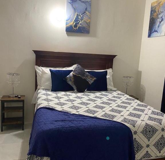 تختخواب و صبحانه Pru’s Paradise