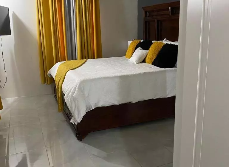 تختخواب و صبحانه Pru’s Paradise