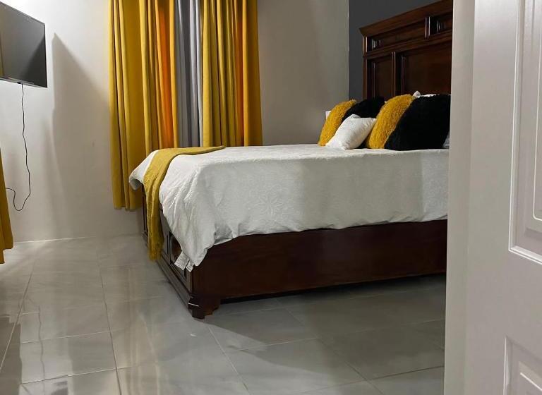 تختخواب و صبحانه Pru’s Paradise