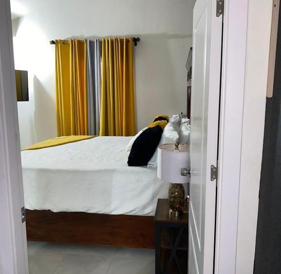 تختخواب و صبحانه Pru’s Paradise