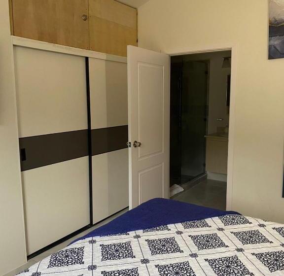 تختخواب و صبحانه Pru’s Paradise