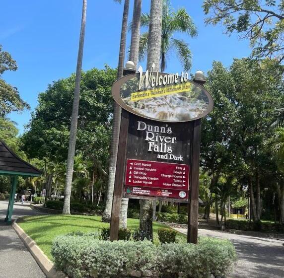 تختخواب و صبحانه Pru’s Paradise