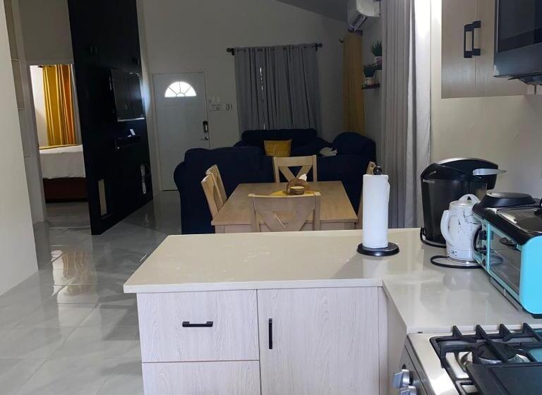 تختخواب و صبحانه Pru’s Paradise