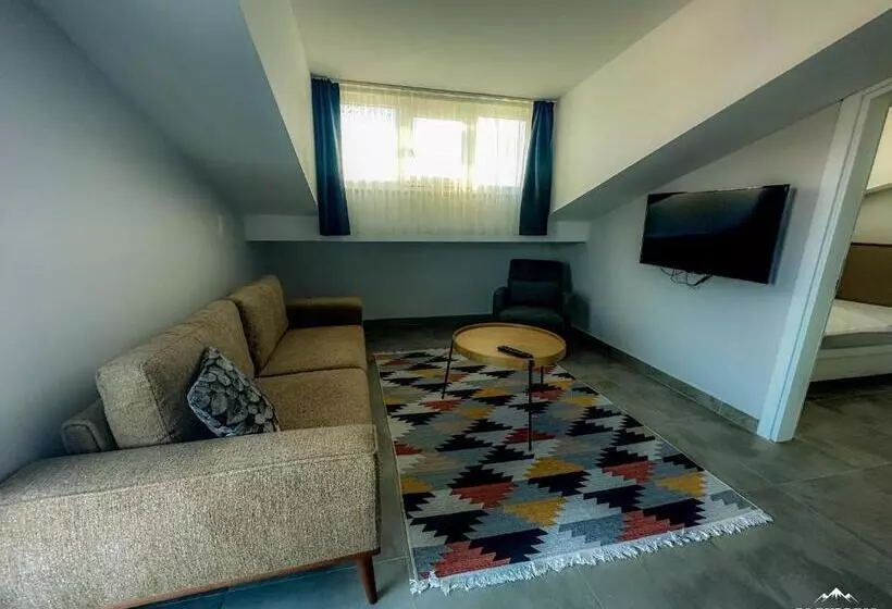Gölhi̇sar Mavi̇ Konak Apart Otel