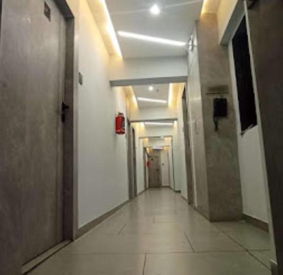 Отель Aahan , Vashi