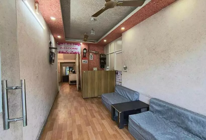 Hotelli Bullet Inn Jaipur
