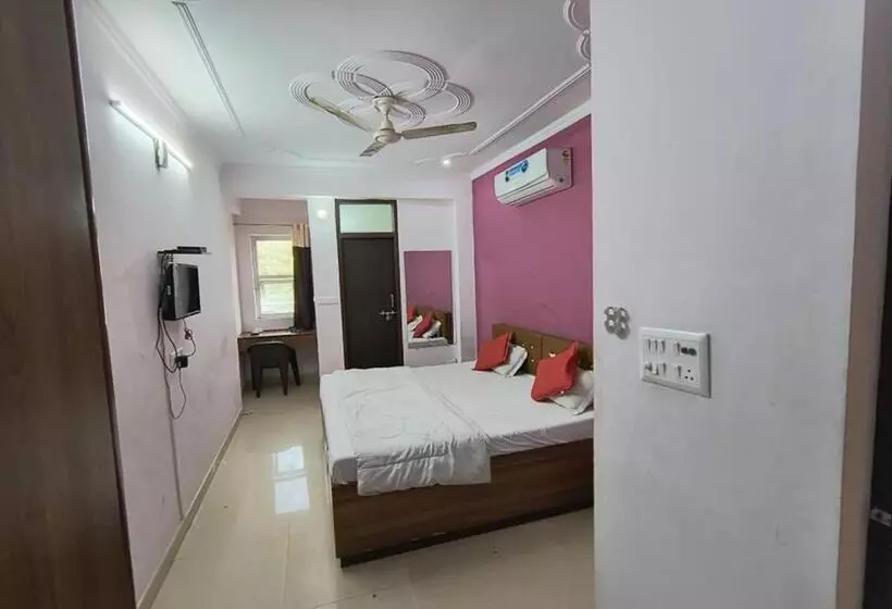 Hotelli Bullet Inn Jaipur