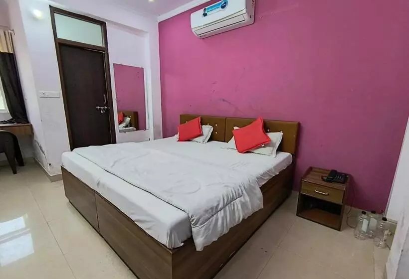 Hotelli Bullet Inn Jaipur