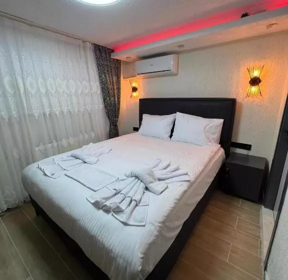 Hotelli Feycem Suites&
