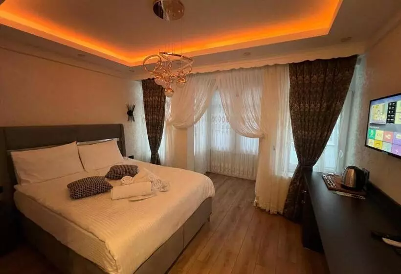 Hotelli Feycem Suites&