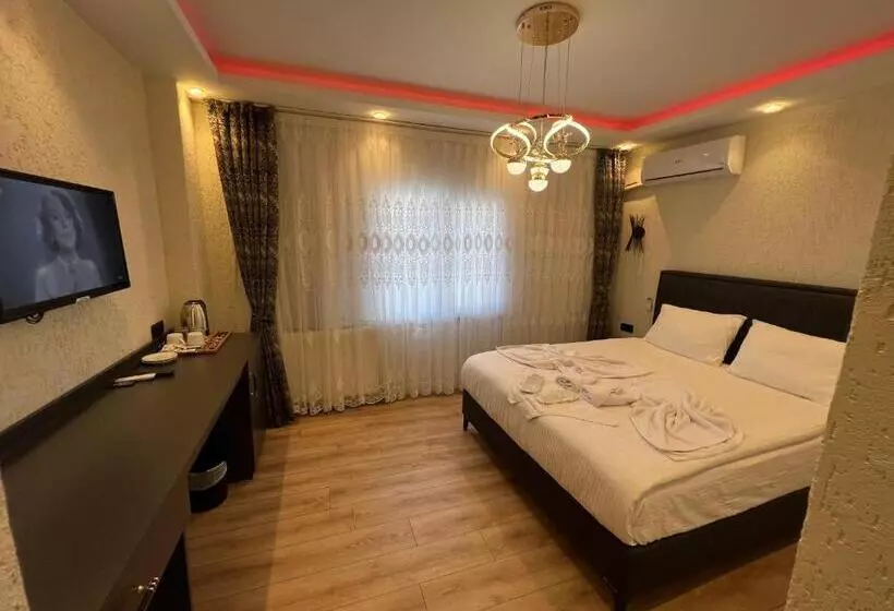 Hotelli Feycem Suites&