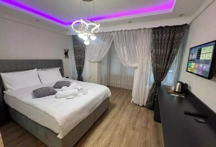 Hotelli Feycem Suites&