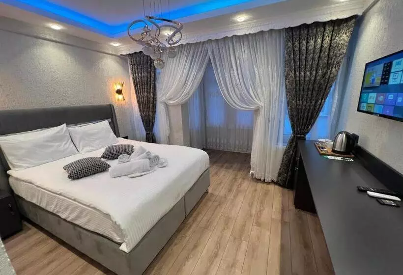 Hotelli Feycem Suites&